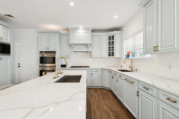 $2,388,000 | 118 Ocean Avenue, Woodmere, NY 11598