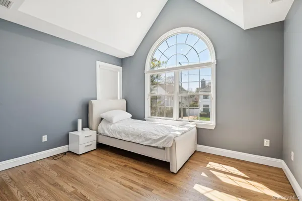 $2,388,000 | 118 Ocean Avenue, Woodmere, NY 11598