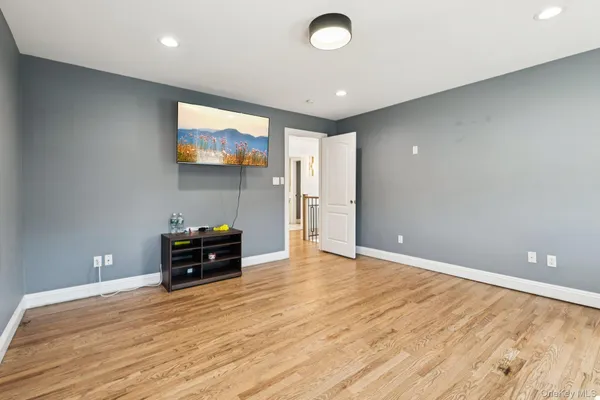 $2,388,000 | 118 Ocean Avenue, Woodmere, NY 11598