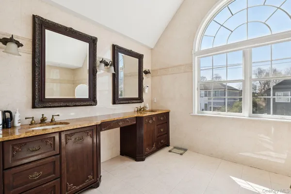 $2,388,000 | 118 Ocean Avenue, Woodmere, NY 11598