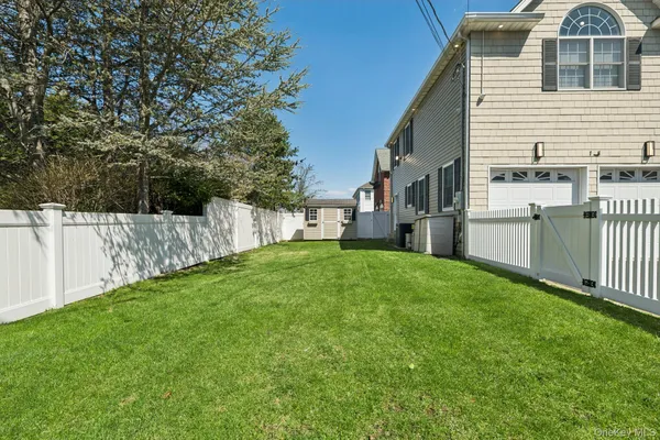 $2,388,000 | 118 Ocean Avenue, Woodmere, NY 11598