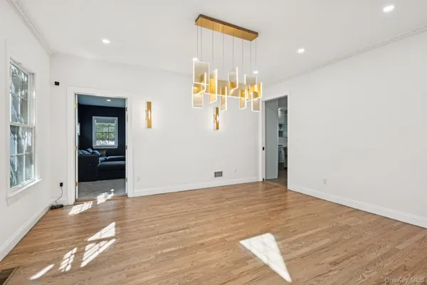 $2,388,000 | 118 Ocean Avenue, Woodmere, NY 11598