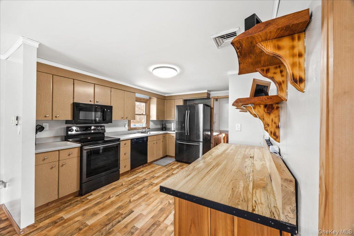 155 Mill Street Wallkill, NY 12589 - Photo 6 of 26