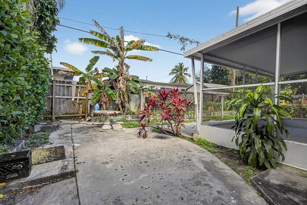 269 Northeast 110th Terrace Miami, FL 33161 - Photo 30 of 36