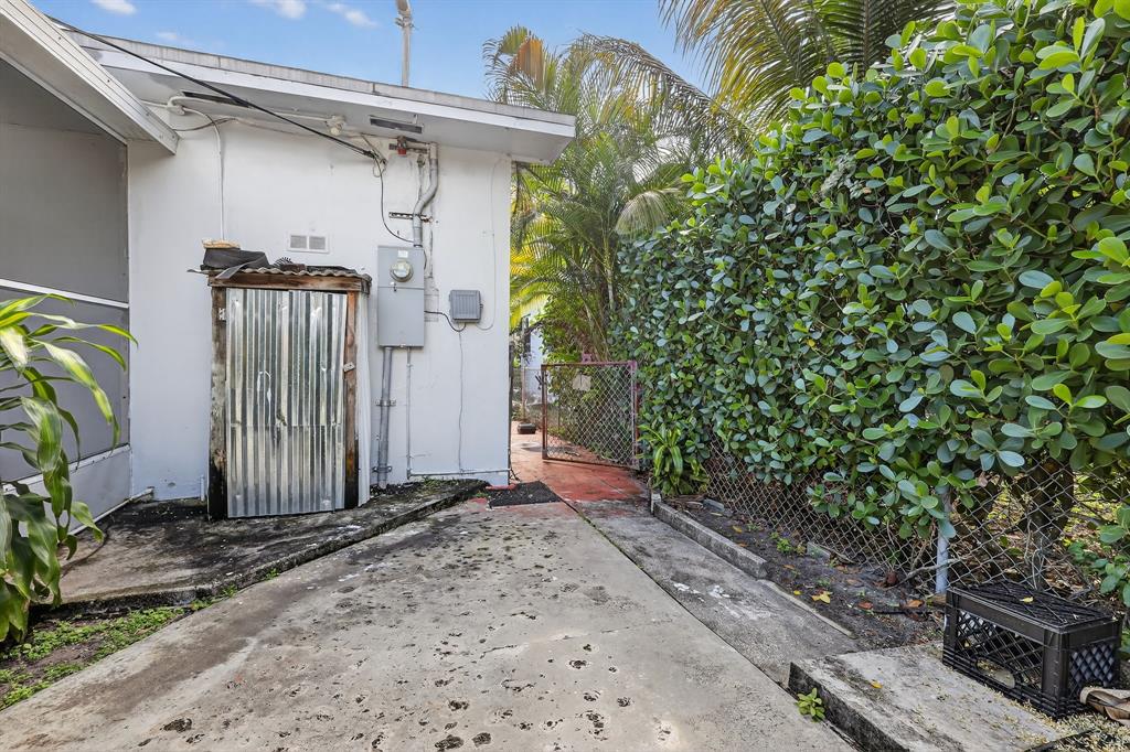 269 Northeast 110th Terrace Miami, FL 33161 - Photo 31 of 36