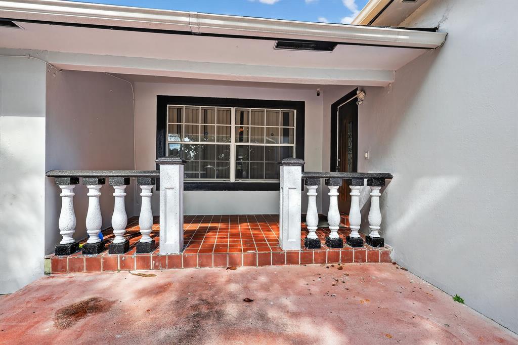 269 Northeast 110th Terrace Miami, FL 33161 - Photo 6 of 36