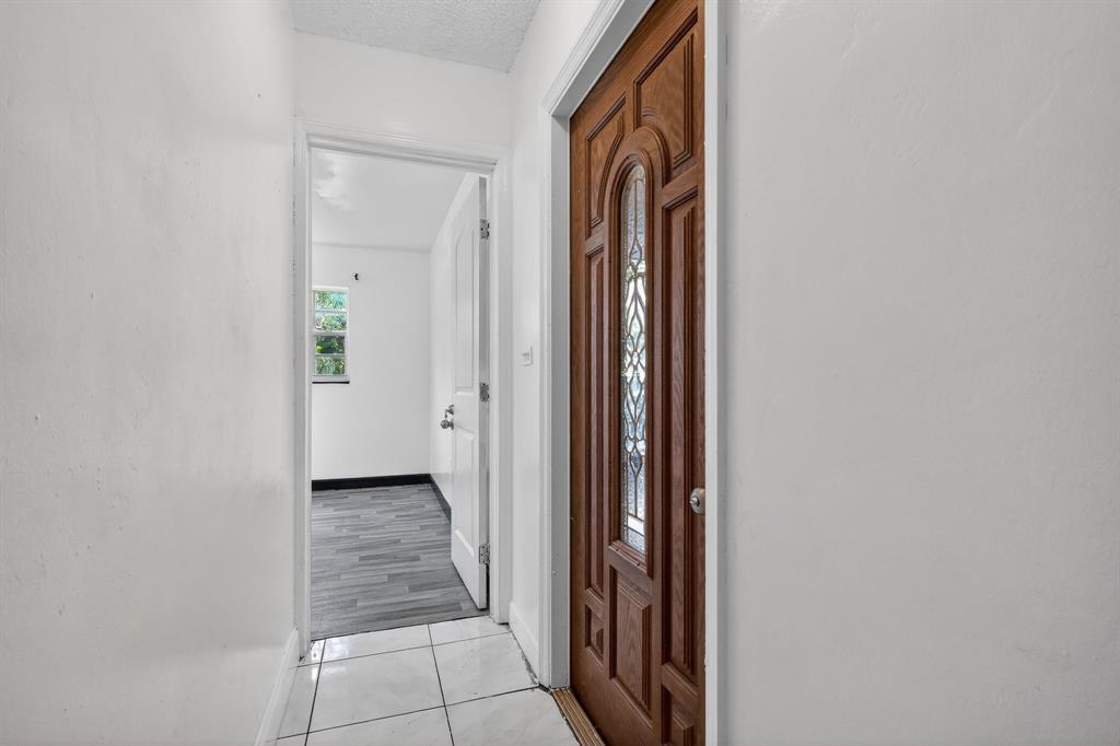 269 Northeast 110th Terrace Miami, FL 33161 - Photo 8 of 36