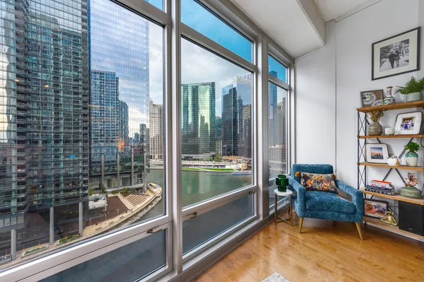 $395,000 | 333 North Canal Street, Unit 1306, Chicago, IL 60606