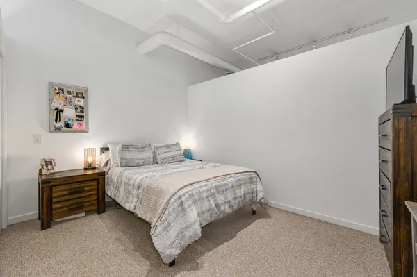 $395,000 | 333 North Canal Street, Unit 1306, Chicago, IL 60606