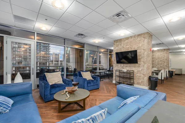 $395,000 | 333 North Canal Street, Unit 1306, Chicago, IL 60606
