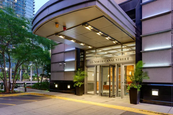 $395,000 | 333 North Canal Street, Unit 1306, Chicago, IL 60606