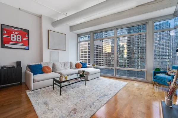 $395,000 | 333 North Canal Street, Unit 1306, Chicago, IL 60606