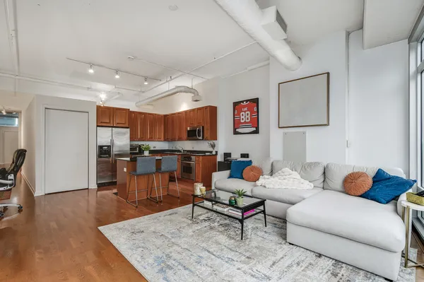 $395,000 | 333 North Canal Street, Unit 1306, Chicago, IL 60606