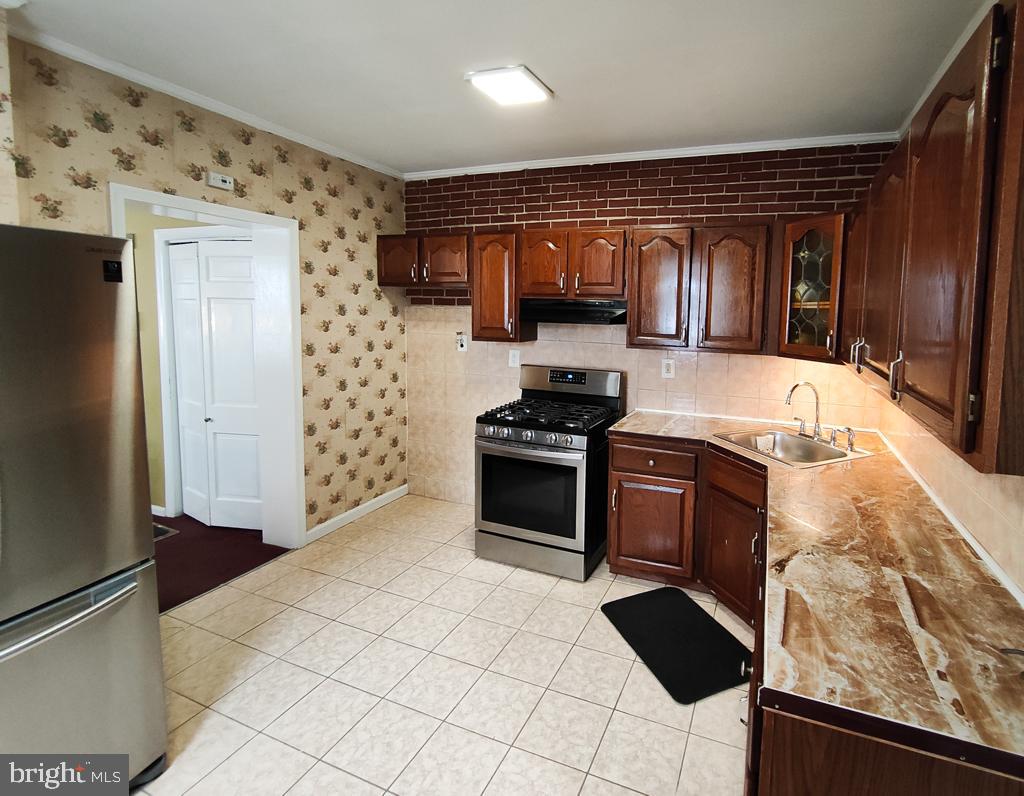 416 Ryers Avenue Cheltenham, PA 19012 - Photo 10 of 20
