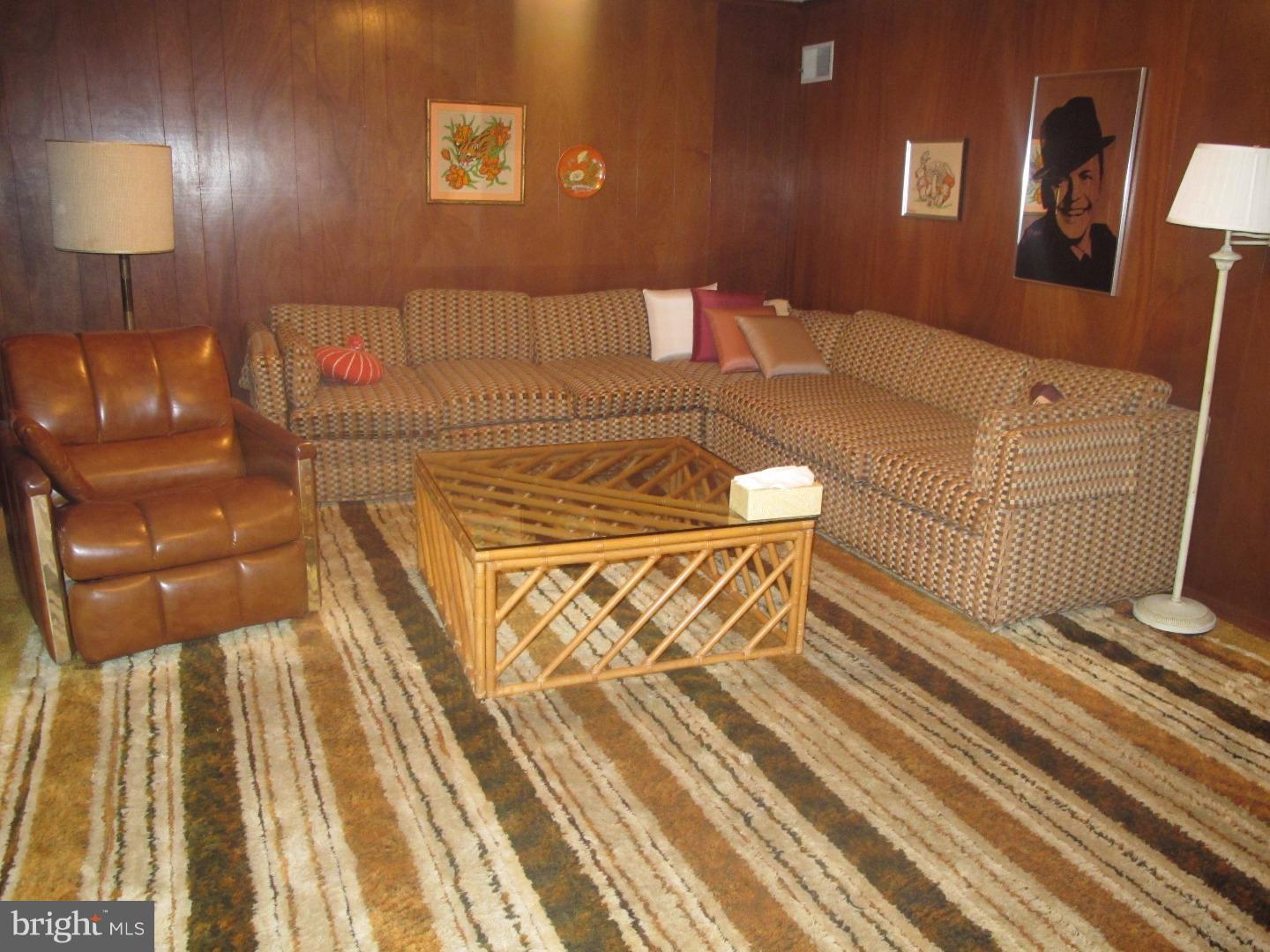 9722 Redd Rambler Drive Philadelphia, PA 19115 - Photo 2 of 11 Family Room