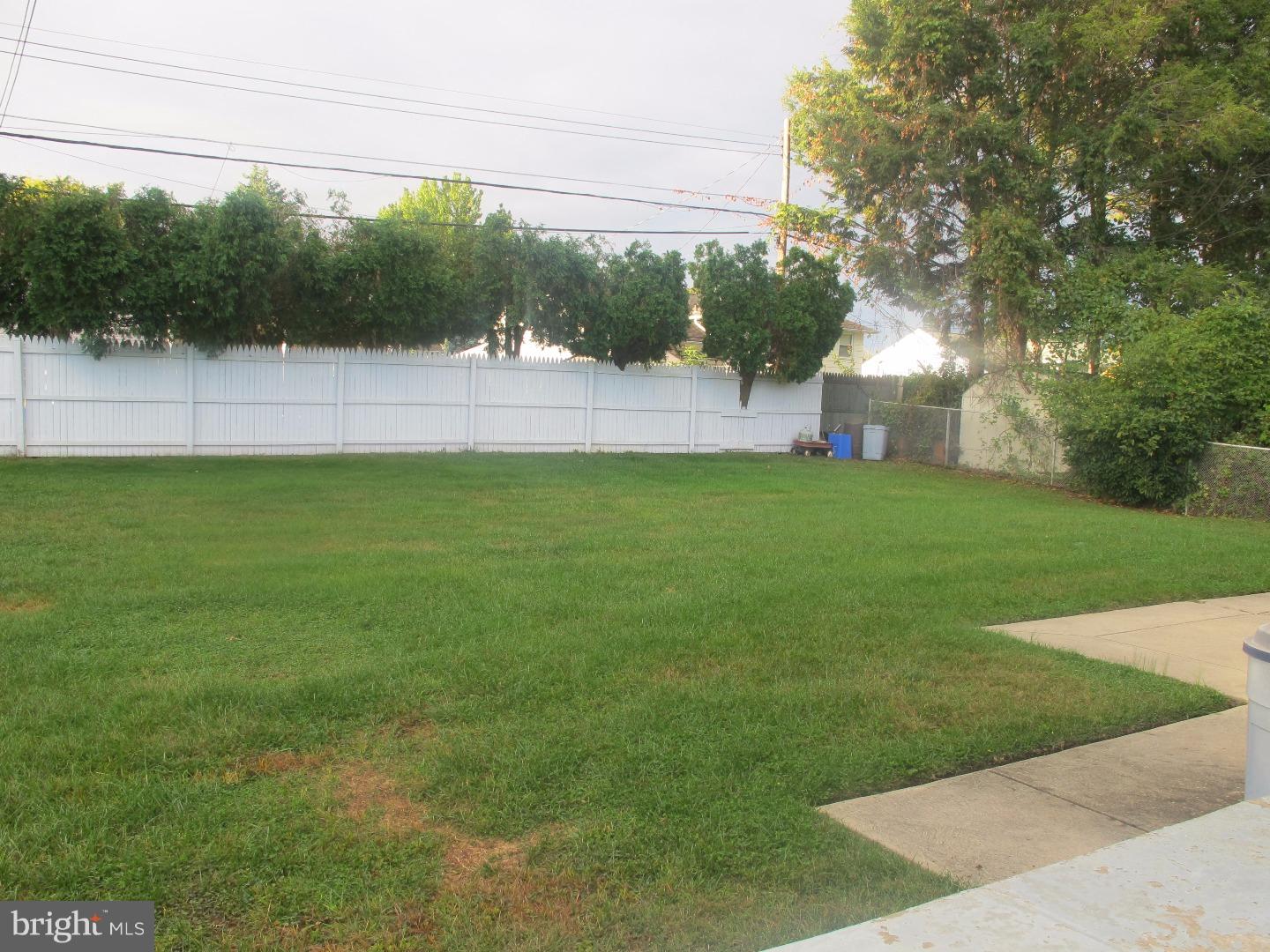 9722 Redd Rambler Drive Philadelphia, PA 19115 - Photo 11 of 11 Back Yard