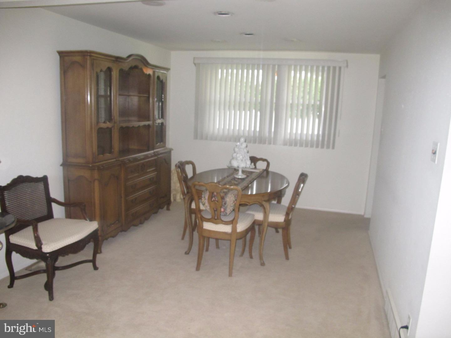 9722 Redd Rambler Drive Philadelphia, PA 19115 - Photo 4 of 11 Dining Room