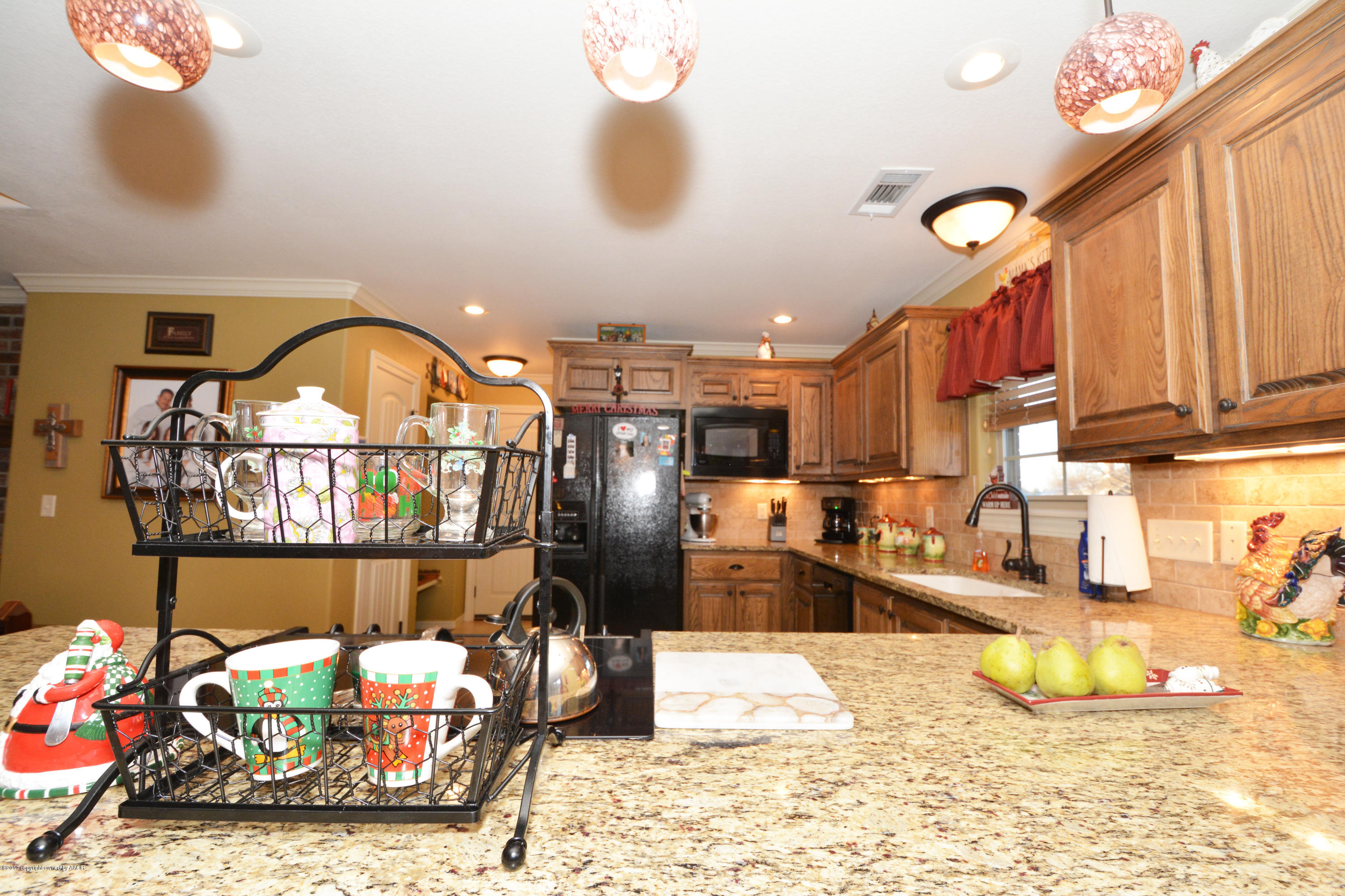 7316 Old Kent Road Amarillo, TX 79109 - Photo 12 of 31 12 Kitchen