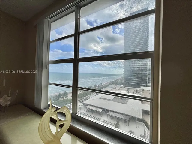 $2,000 | 1950 South Ocean Drive, Unit 9L, Hallandale Beach, FL 33009