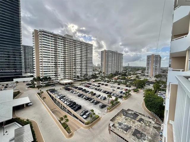 $2,000 | 1950 South Ocean Drive, Unit 9L, Hallandale Beach, FL 33009