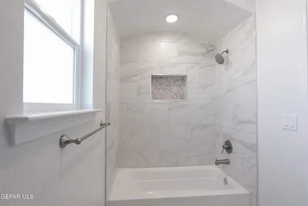 $512,950 | 104 Peregrino Trail, Santa Teresa, NM 88008