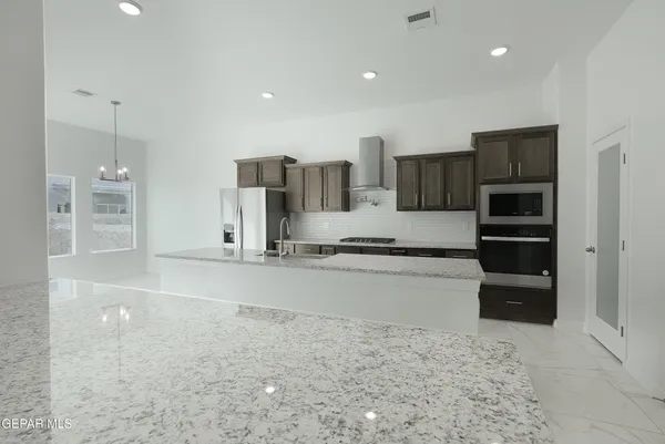 $512,950 | 104 Peregrino Trail, Santa Teresa, NM 88008
