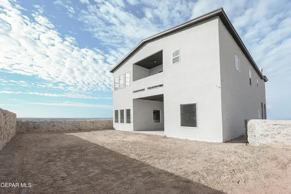 $512,950 | 104 Peregrino Trail, Santa Teresa, NM 88008
