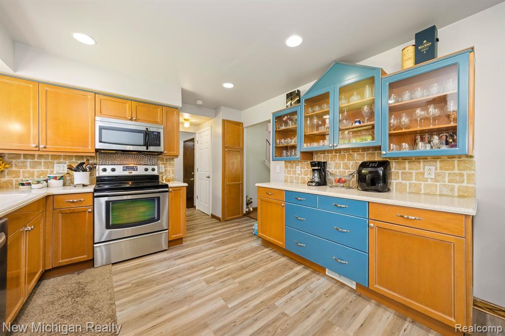 4994 Stoddard Drive Troy, MI 48085 - Photo 8 of 26