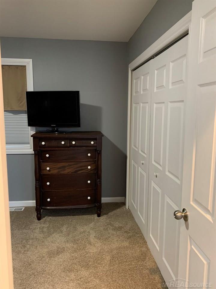 1524 Remsing Street Hartland, MI 48353 - Photo 13 of 18 50008769-12.JPG