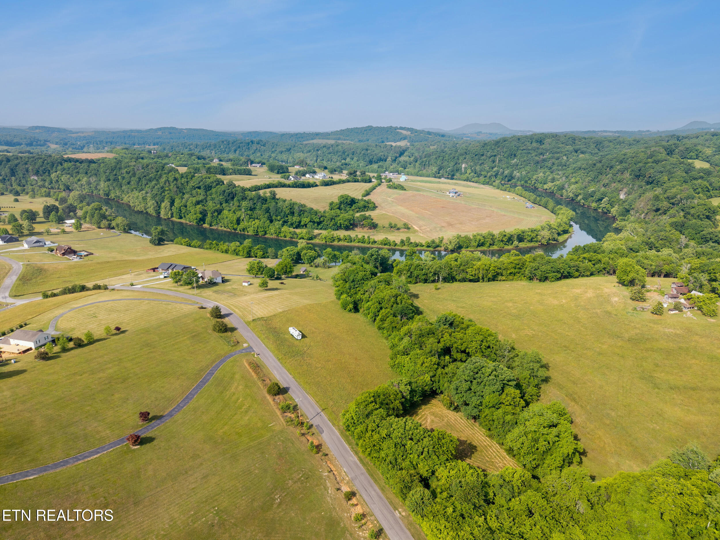 1740 Holston River Drive Rutledge, TN 37861 - Photo 6 of 19 1704_holston_river_dr_0003