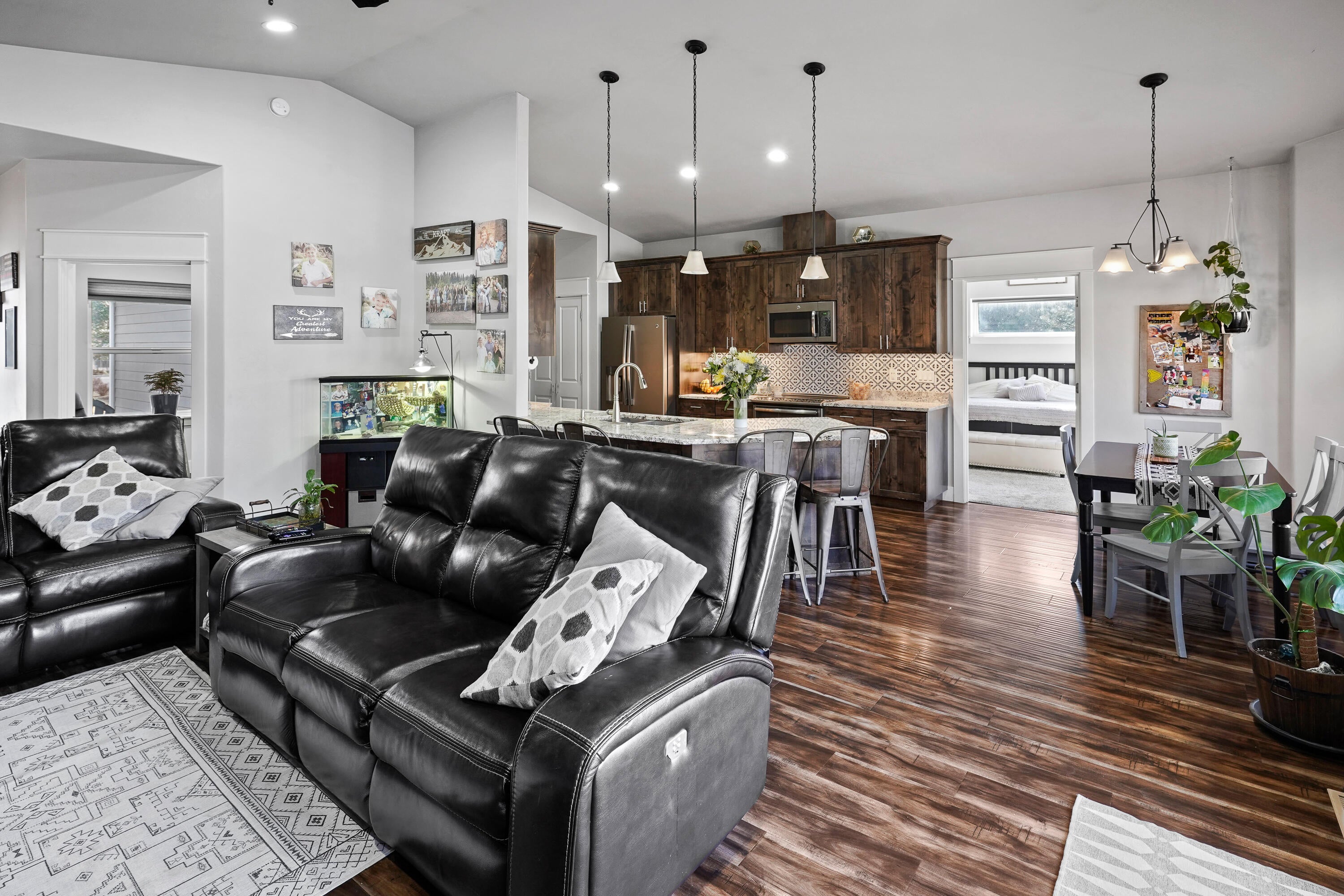 60261 Cinder Butte Road Bend, OR 97702 - Photo 7 of 46 Great Room