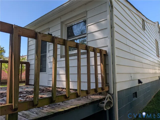 a view of entryway front of house