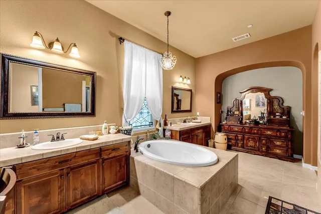 $639,900 | 20260 Morgan Hill Court, Anderson, CA 96007