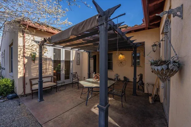 $639,900 | 20260 Morgan Hill Court, Anderson, CA 96007