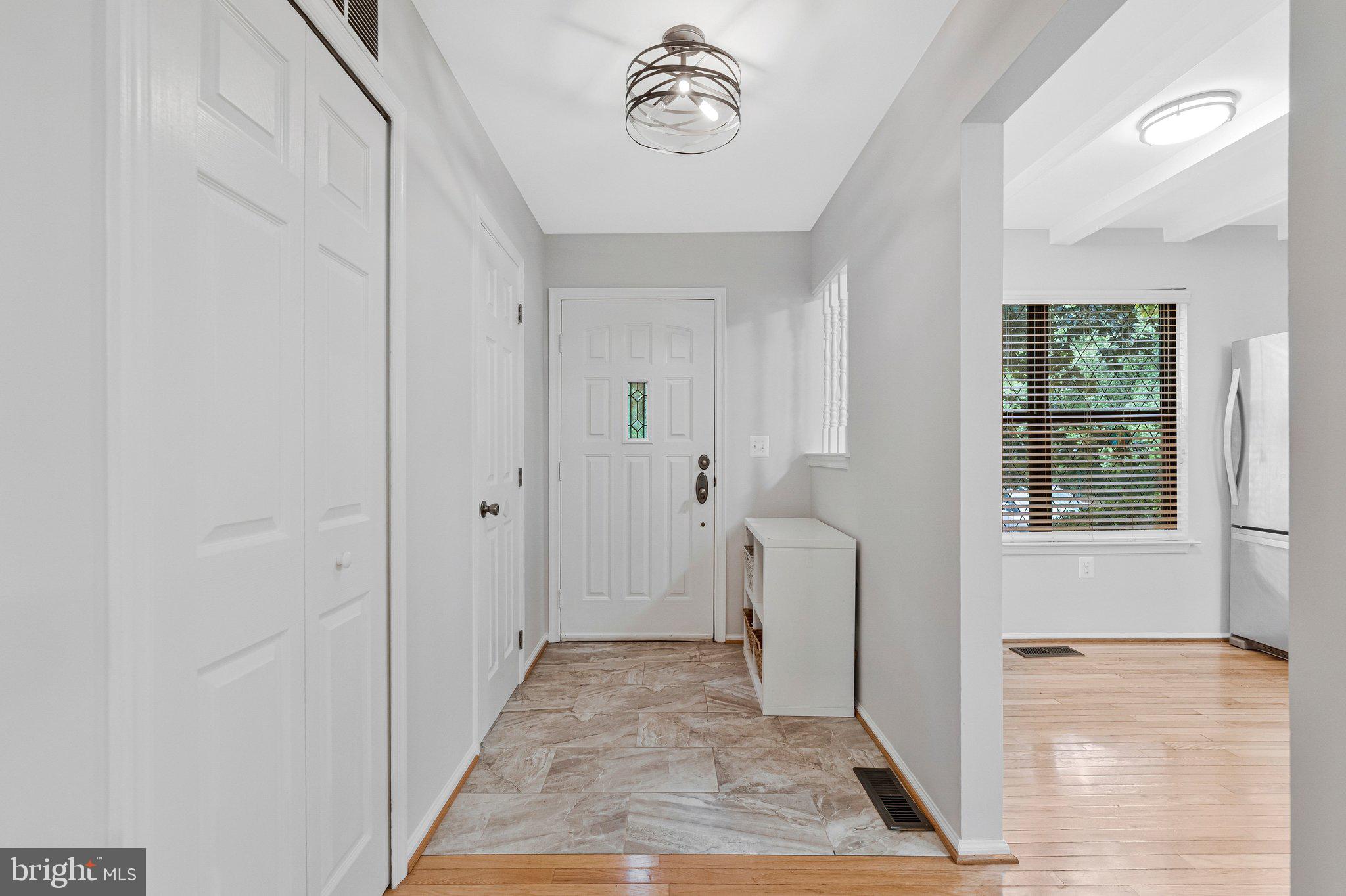 265 Chelmsford Court Sterling, VA 20165 - Photo 3 of 40