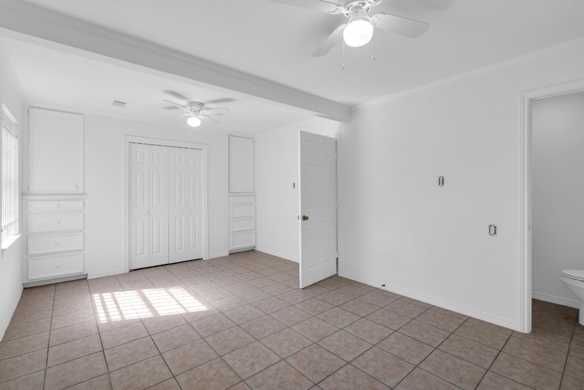 3922 Simsbrook Drive Houston, TX 77045 - Photo 17 of 32 Primary Bedroom