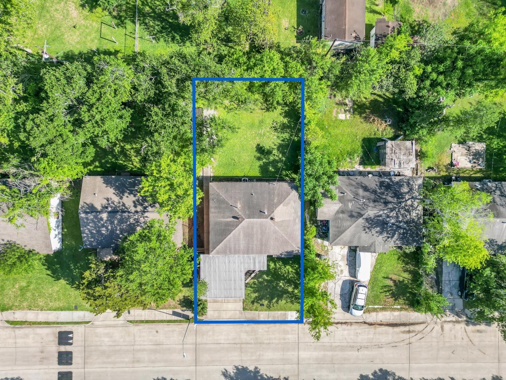 3922 Simsbrook Drive Houston, TX 77045 - Photo 22 of 32 The home is the one with the Carport Centered in the image.