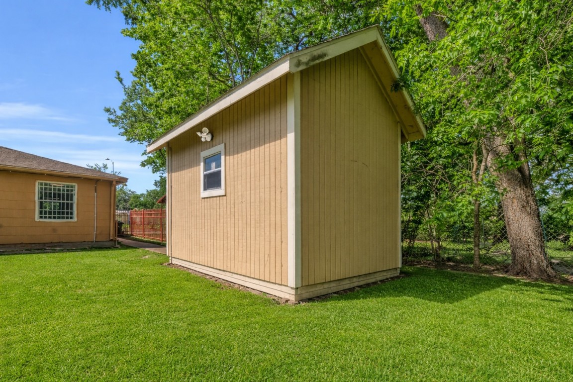 3922 Simsbrook Drive Houston, TX 77045 - Photo 26 of 32