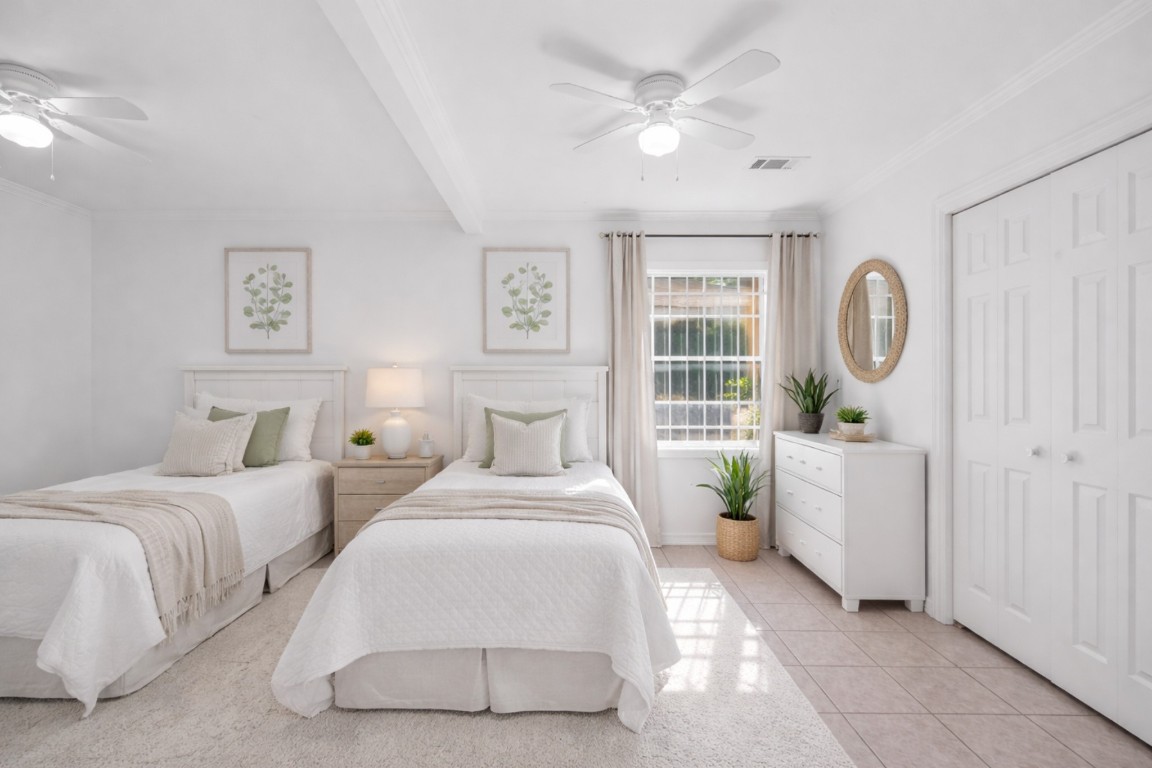 3922 Simsbrook Drive Houston, TX 77045 - Photo 7 of 32 Primary Bedroom digitally staged.