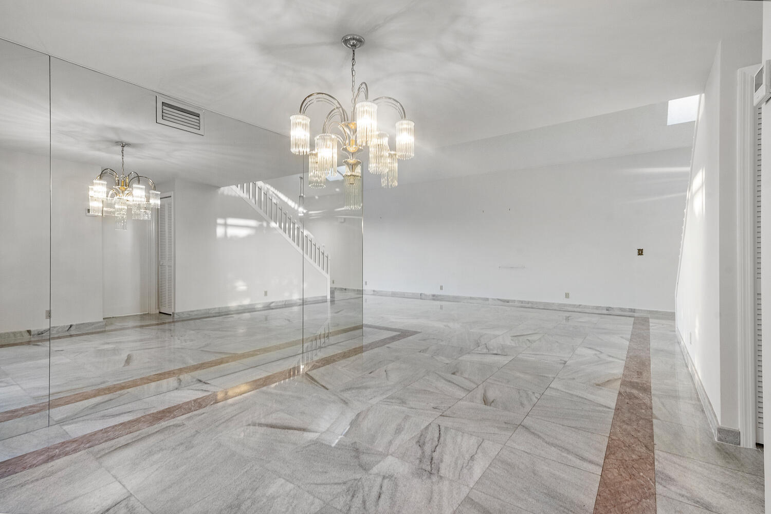 7646 Glendevon Lane Delray Beach, FL 33446 - Photo 18 of 39 7646 Glendevon Ln-large-026-027-Justin L