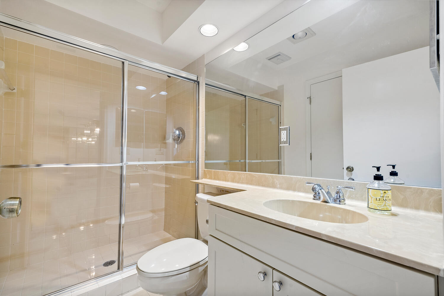 7646 Glendevon Lane Delray Beach, FL 33446 - Photo 22 of 39 first floor guest