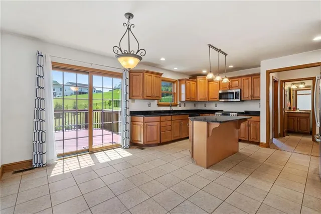 $575,000 | 543 Birch Drive, Houston, PA 15342