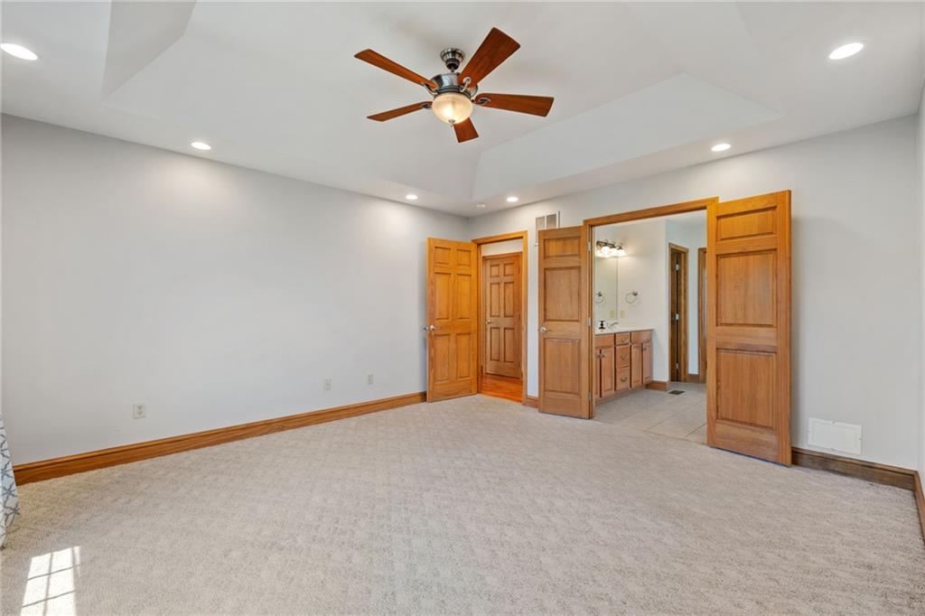 543 Birch Drive Houston, PA 15342 - Photo 21 of 48 an empty room with ceiling fan and window
