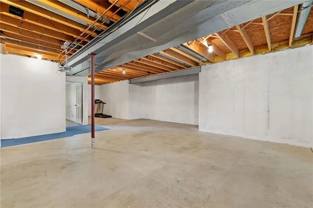 $575,000 | 543 Birch Drive, Houston, PA 15342