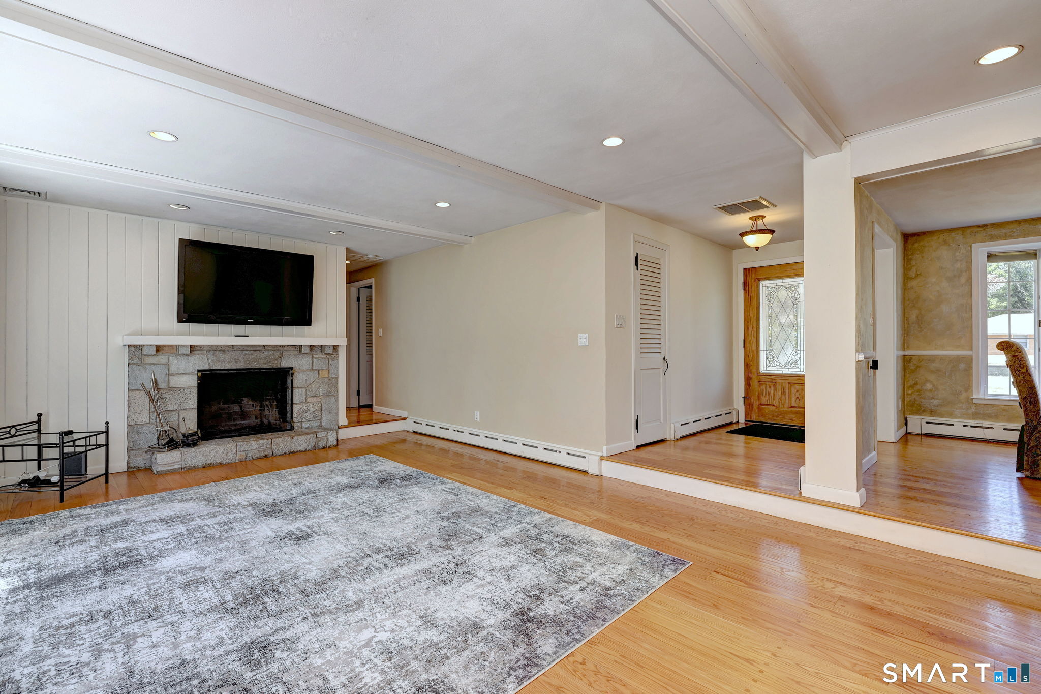 1085 Dunbar Hill Road Hamden, CT 06514 - Photo 4 of 39 Gallery Image 4