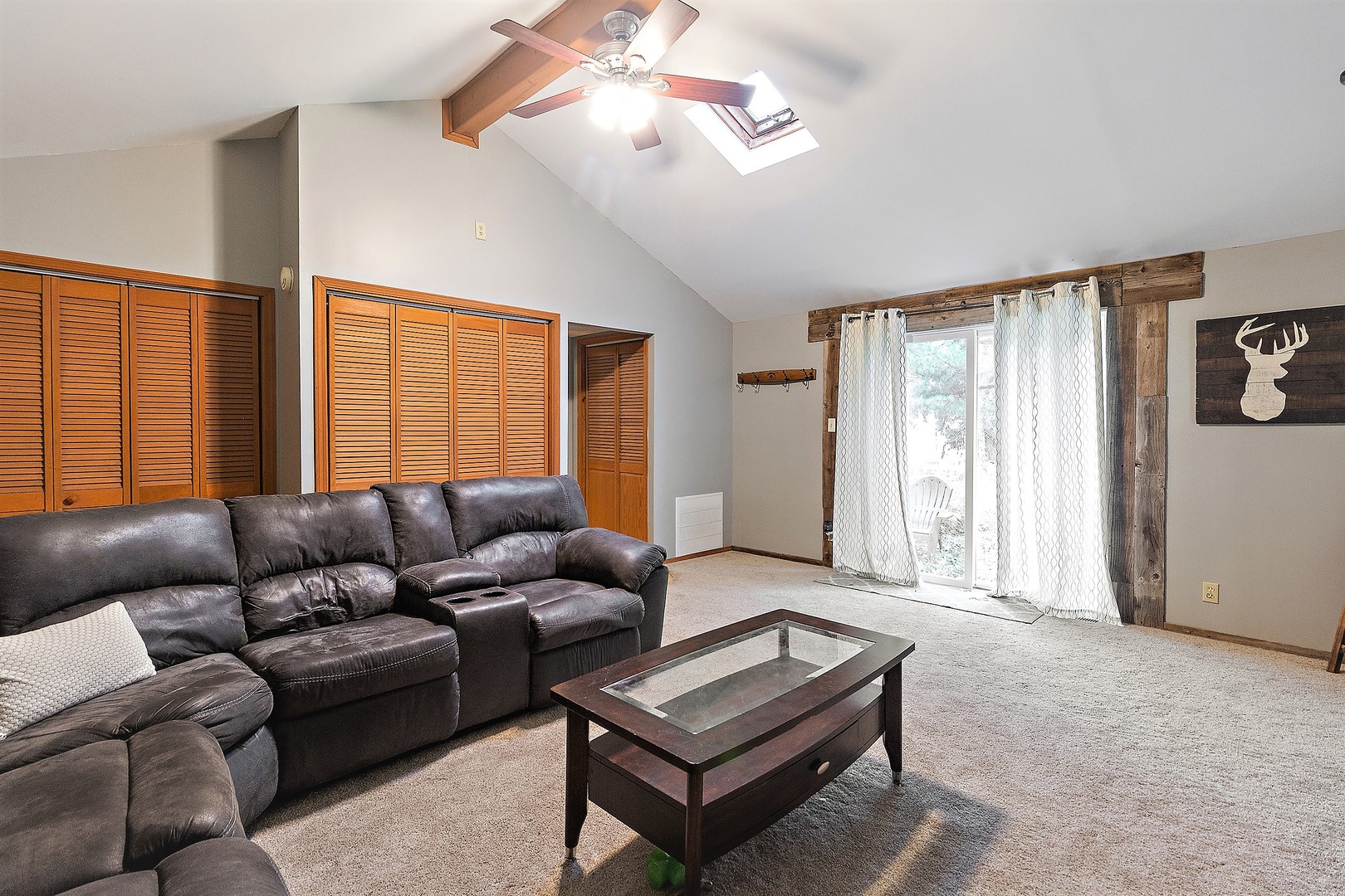 3100 Sportsman Club Road Bourbonnais, IL 60914 - Photo 2 of 15 a living room with furniture and a window