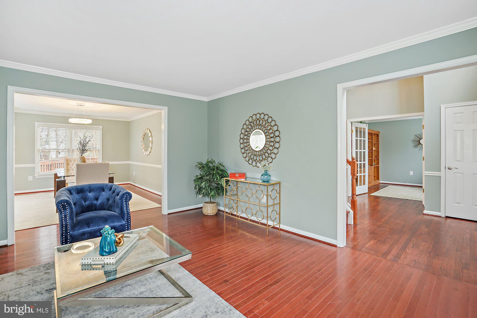 7110 Dudrow Court Springfield, VA 22150 - Photo 12 of 51 Living Room