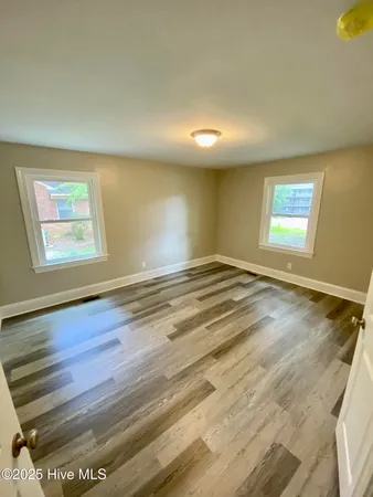 $2,900 | 1910 9th Street, Greenville, NC 27858