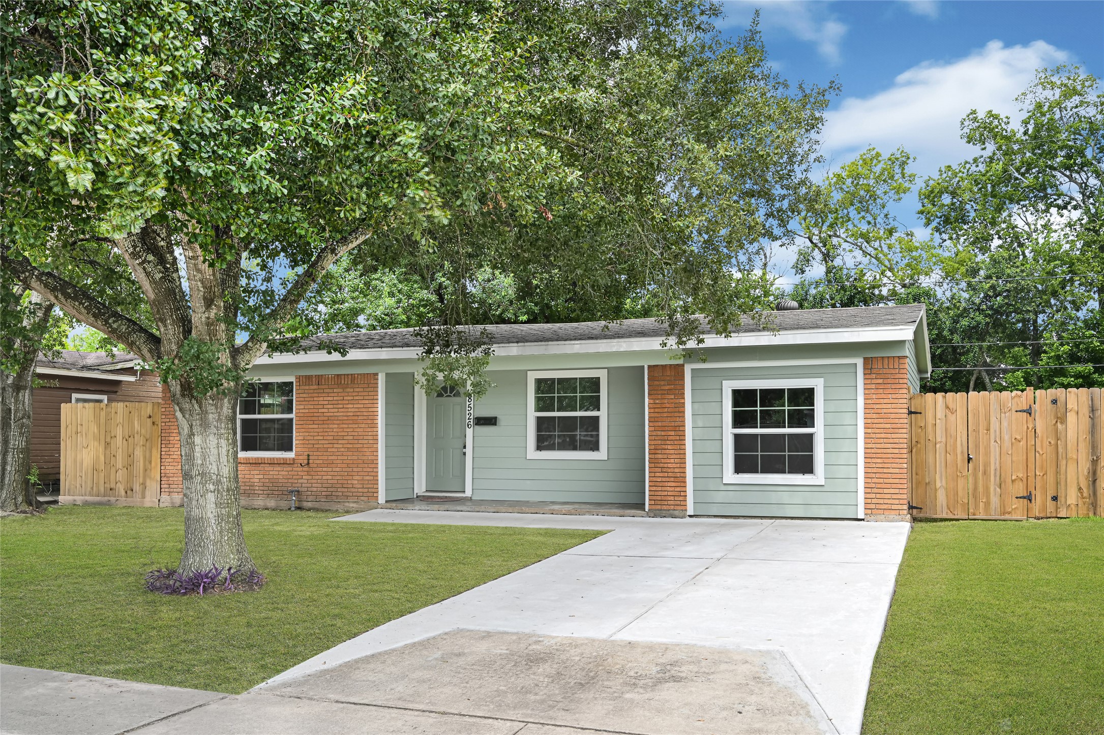 8526 Vennard Road Houston, TX 77034 - Photo 1 of 9