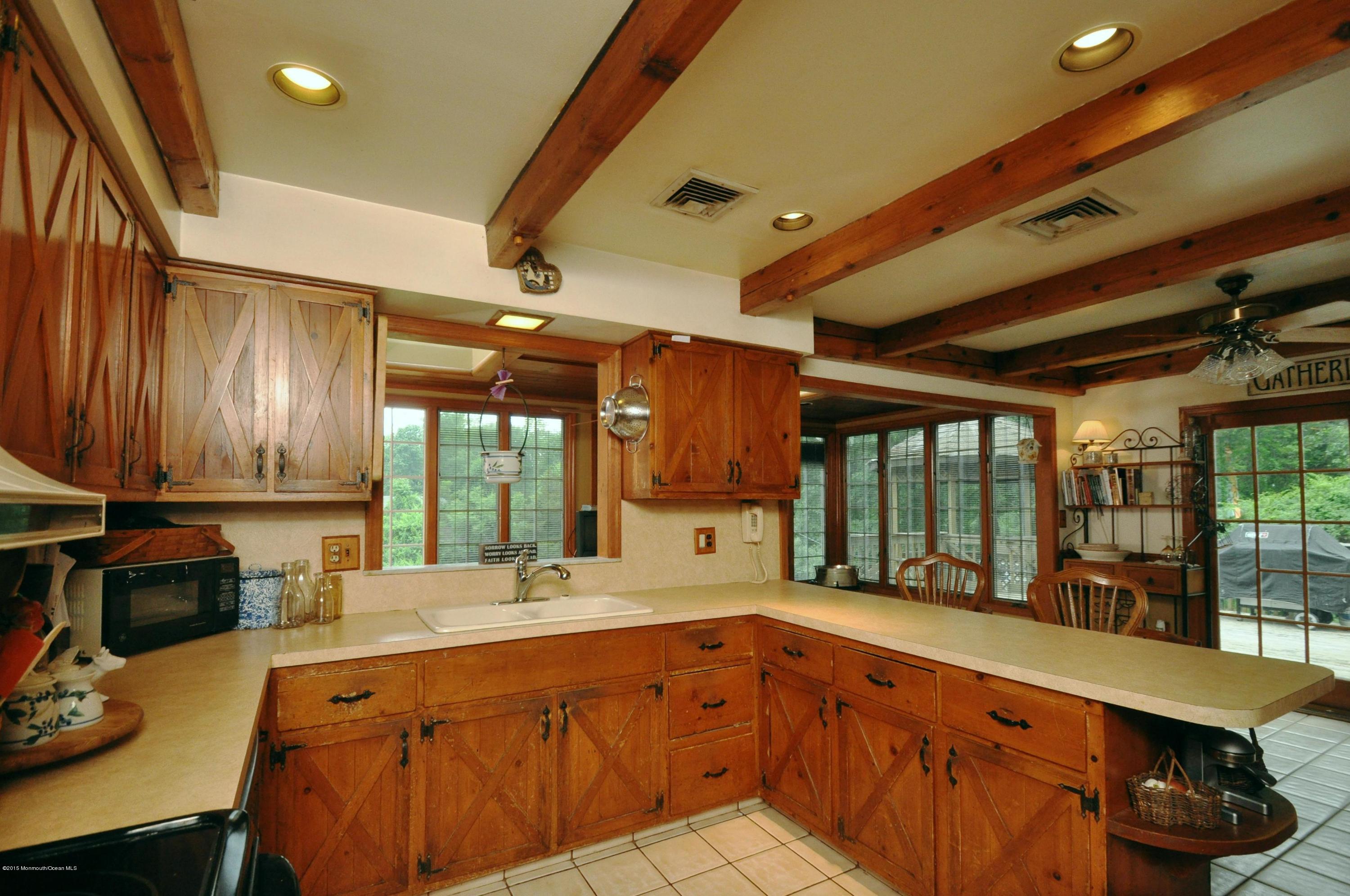 88 Crine Road Colts Neck, NJ 07722 - Photo 5 of 44 DSC_0102